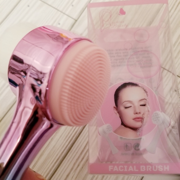 Facial Brush Mermaide Color New - Picture 5 of 10